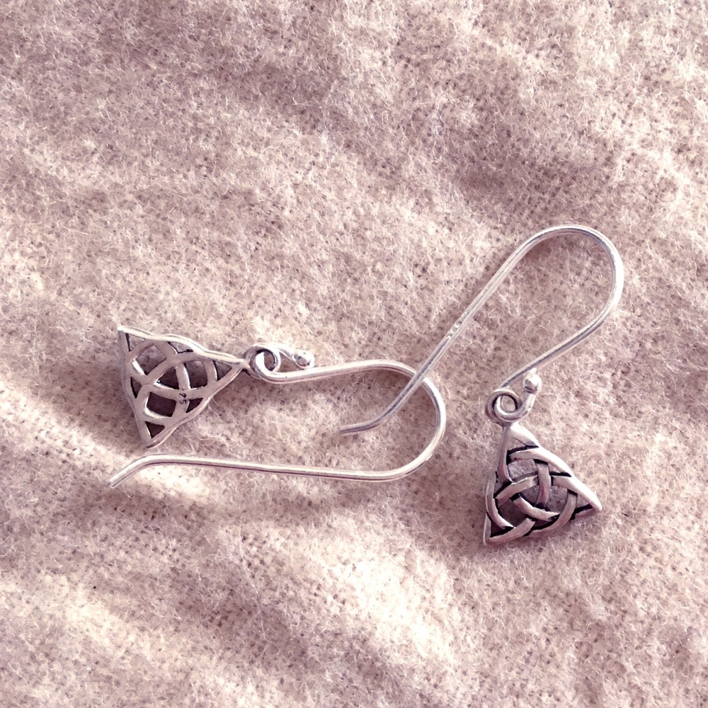 🤍 Silver Celtic Knot Earrings 🤍